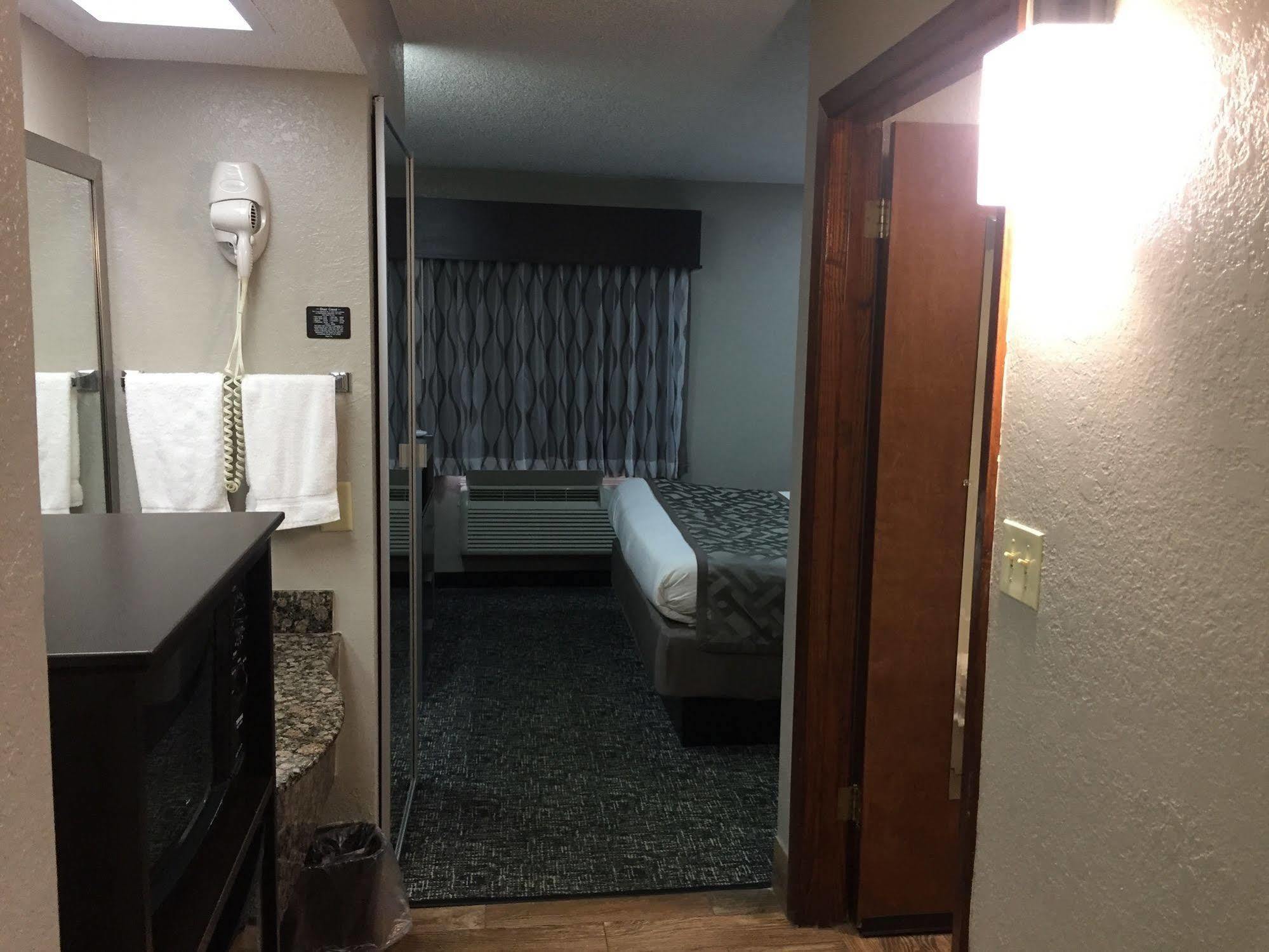 Red Roof Inn & Suites Jackson - Richland Kültér fotó